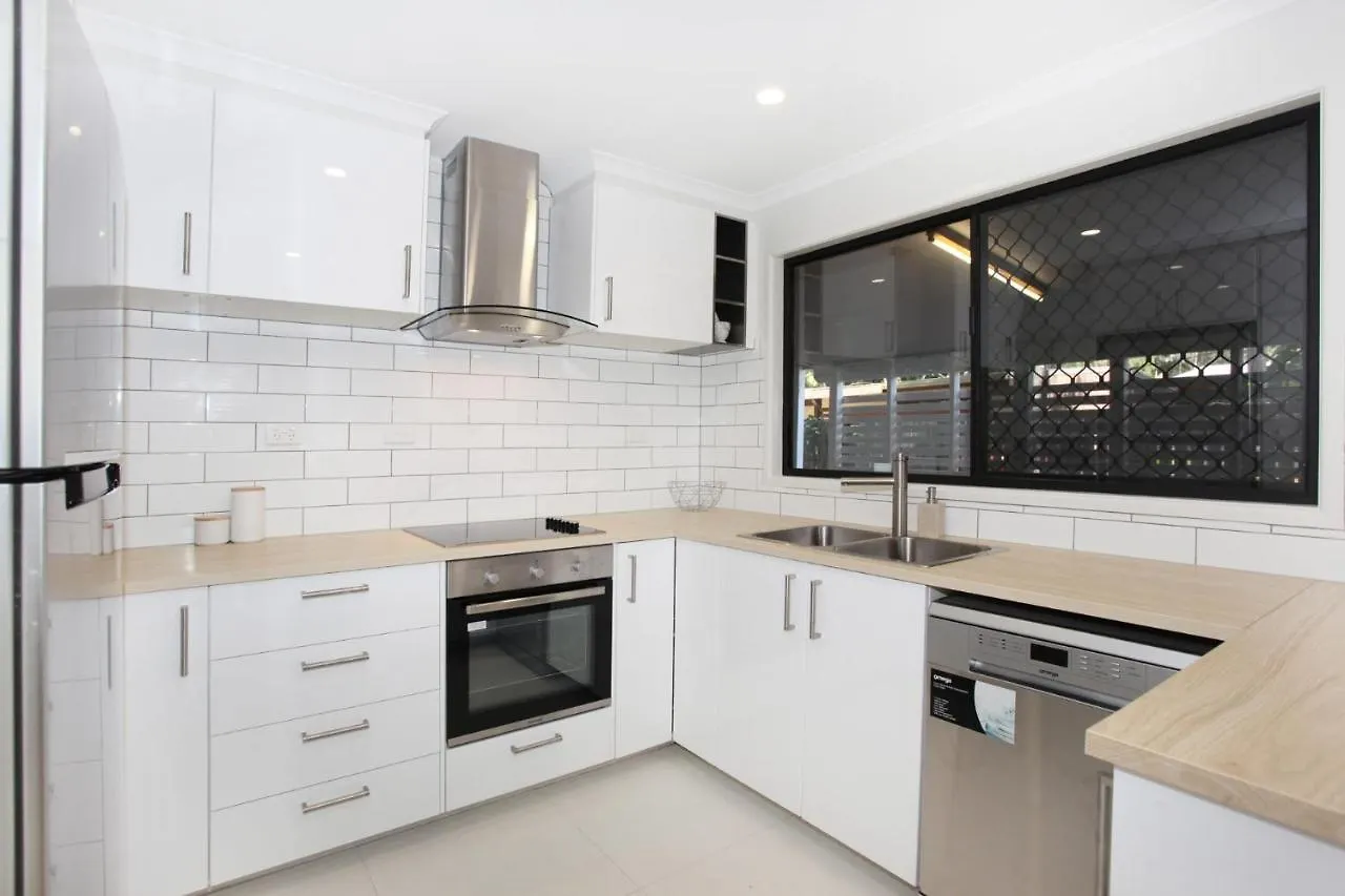 Fabulous Holiday Hideaway Coolum Beach Holiday home